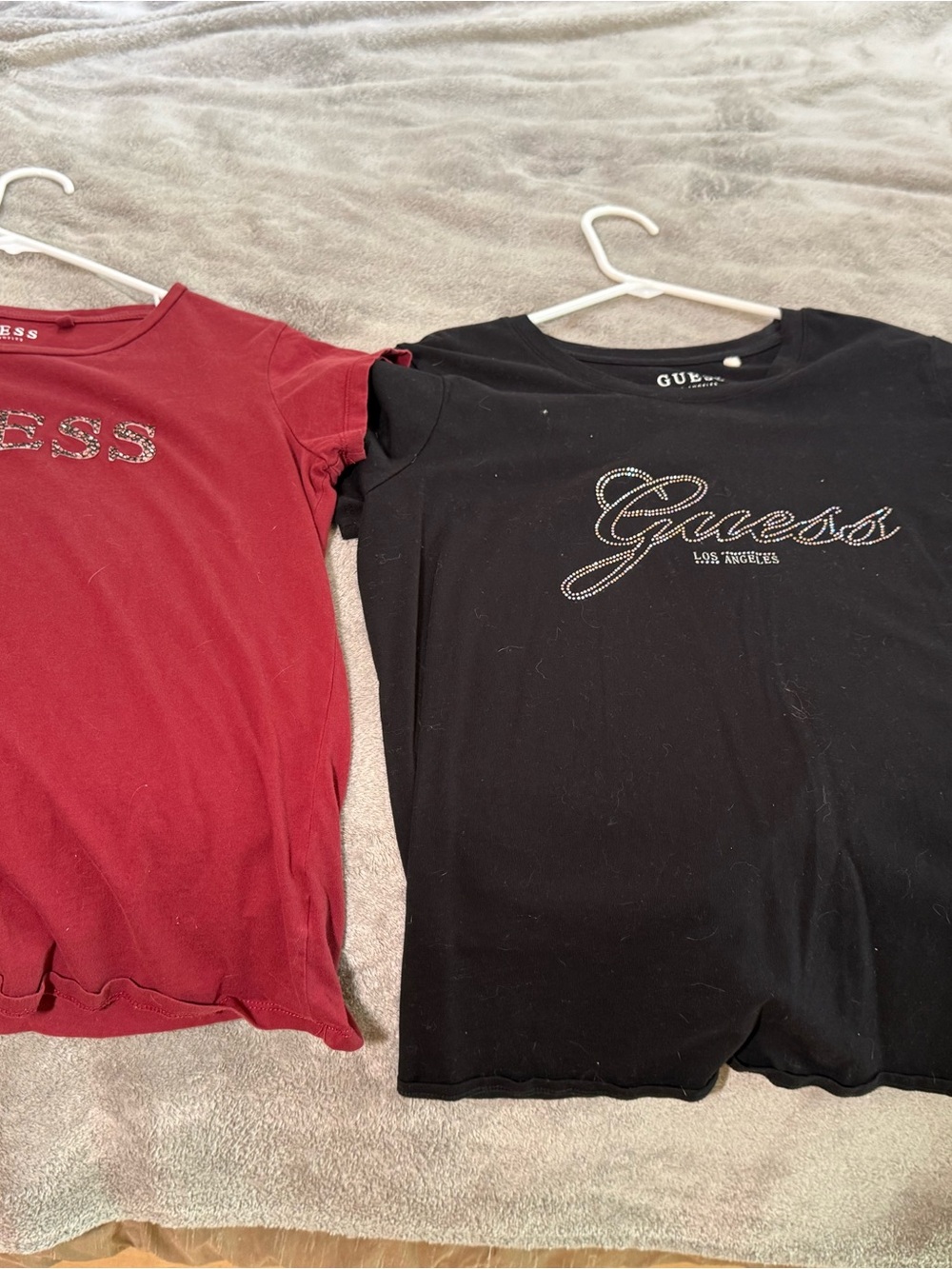 Guess women' Crystal Logo Tees - Black & Red